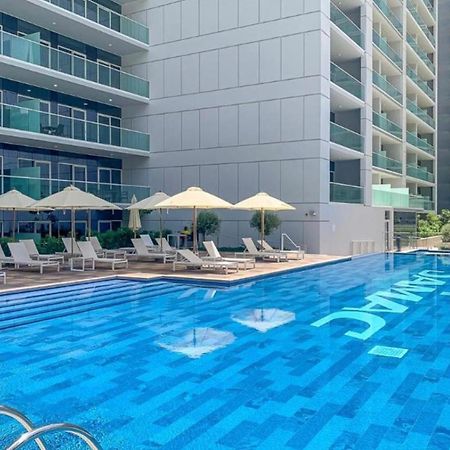New Luxury Modern Canal View. Apartment Dubai Luaran gambar